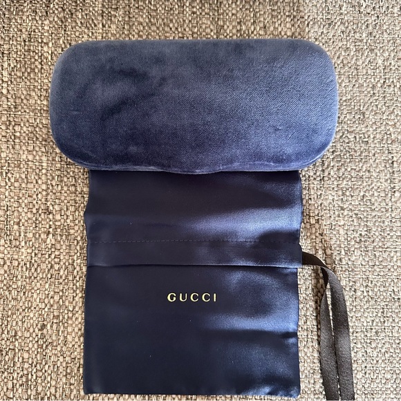 NWOT BLUE GUCCI SUNNIES CASE CLOTH AND DUST BAG “OVERSIZED” - Picture 1 of 6